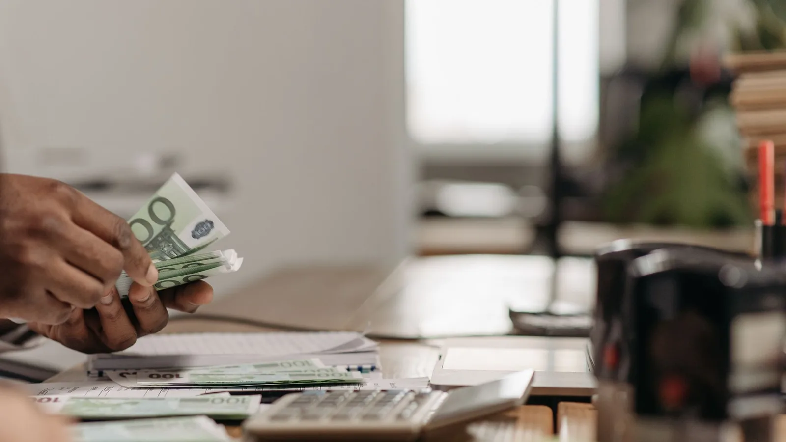 Finanzas y tesorería para autónomos y pymes: controla caja, margen y decisiones