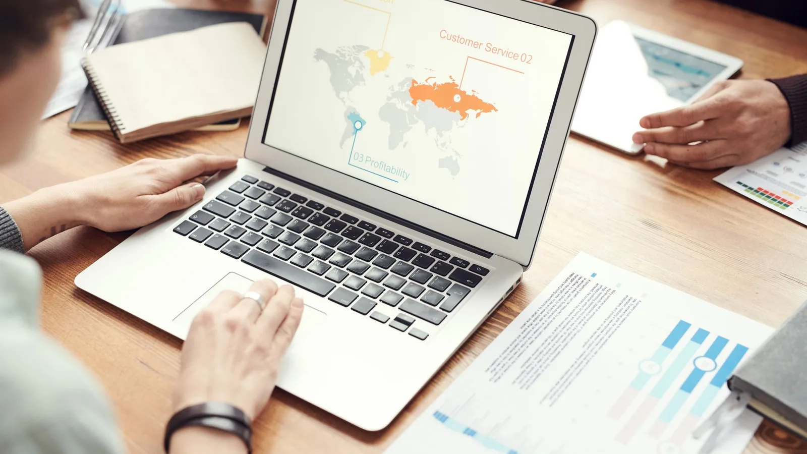 Landing pages y CRO: convierte tráfico en leads y ventas